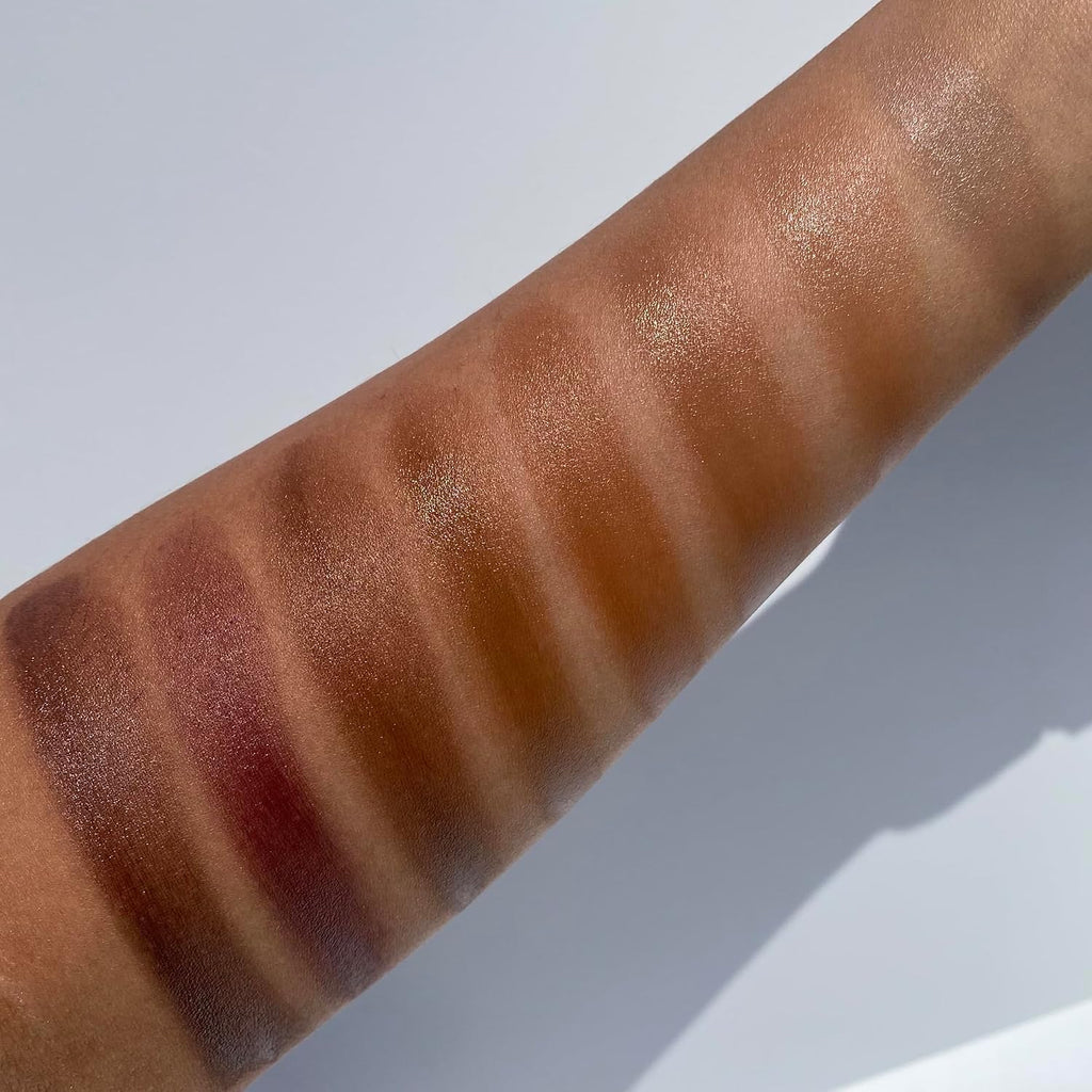e.l.f. Putty Bronzer. Creamy & Highly Pigmented Formula. Creates a Long-Lasting Bronzed Glow. Infused with Argan Oil & Vitamin E. Tan Lines. 0.35 Oz