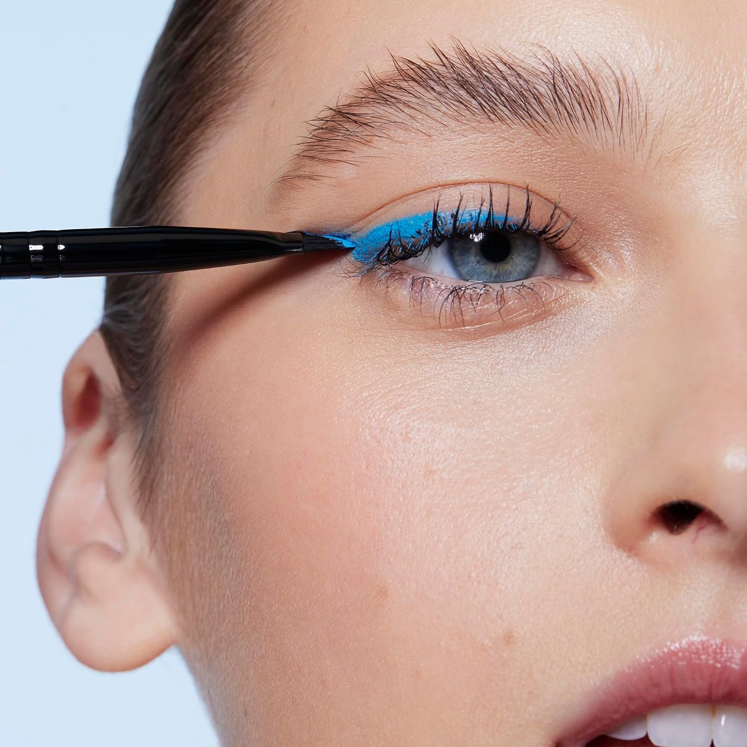 e.l.f. Wing It Liner Brush. Curved Eyeliner Brush For Creating a Precise Winged Look. Made With Synthetic Bristles. Vegan & Cruelty-Free